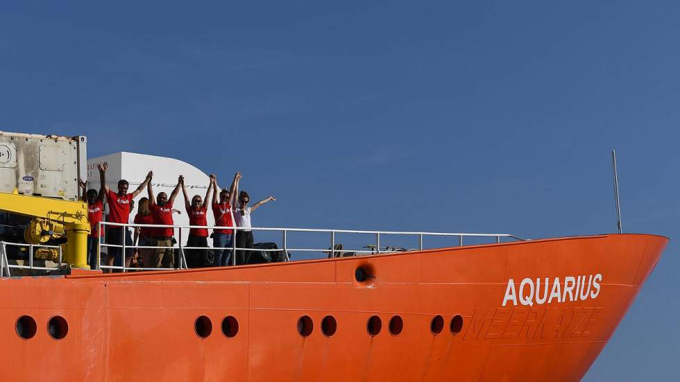 Privé de pavillon, l'Aquarius veut accoster à Marseille pour débarquer 58 migrants