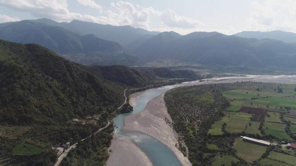 Albanie : les barrages de la discorde