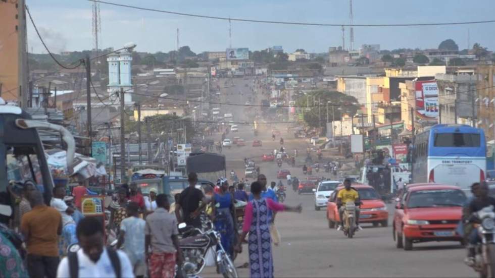 De Bouaké à Abidjan, la réconciliation ivoirienne dans le rétroviseur De Bouaké à Abidjan, la réconciliation ivoirienne dans le rétroviseur