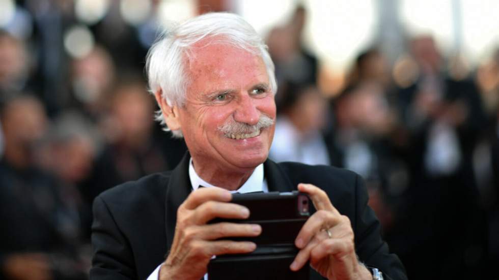 Le photographe Yann Arthus-Bertrand vend ses amis aux enchères pour sa fondation GoodPlanet