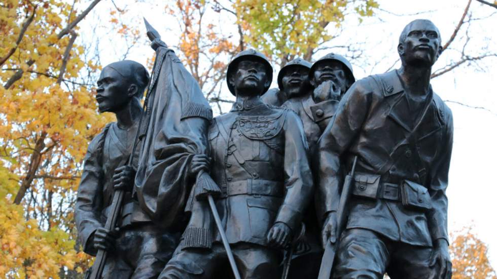 À Reims, IBK et Emmanuel Macron rendent hommage aux "héros de l'Armée noire"