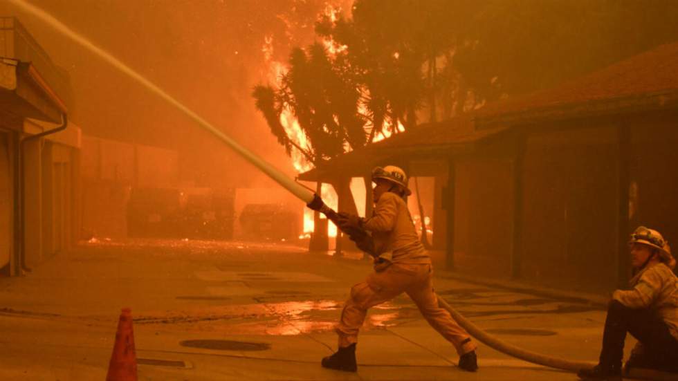 États-Unis : les incendies en Californie font au moins 23 morts