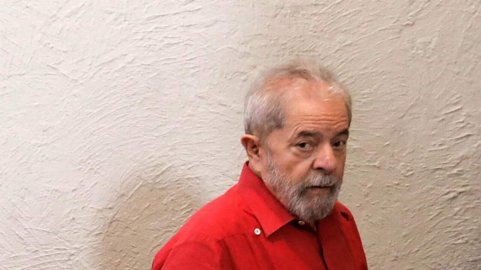 Brésil : Lula sort de prison pour un interrogatoire dans le cadre d'une affaire de corruption