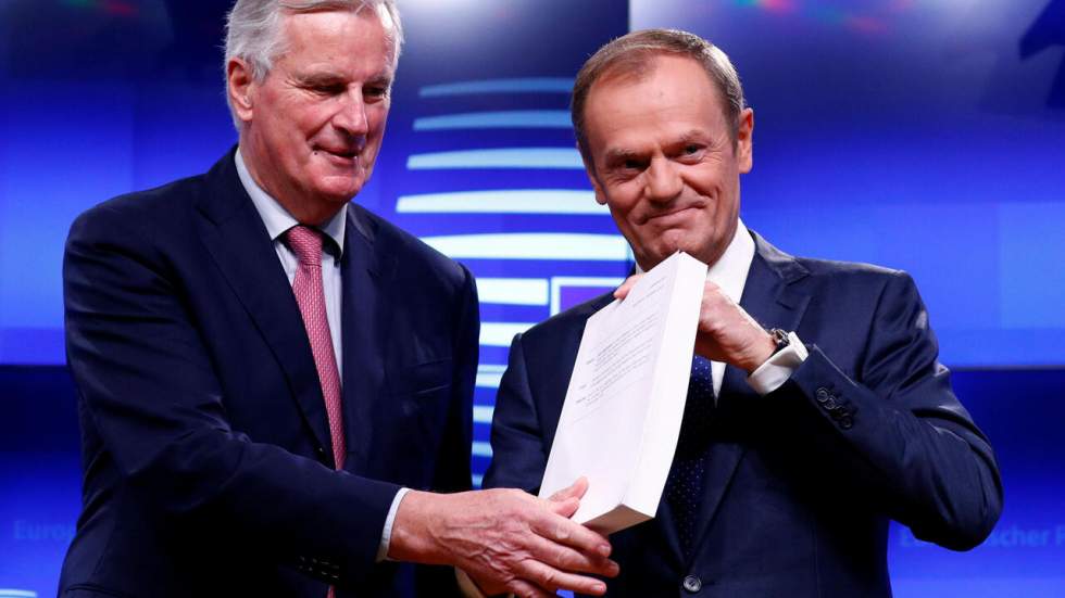 Brexit : l'UE signera le projet d'accord le 25 novembre, des ministres britanniques démissionnent