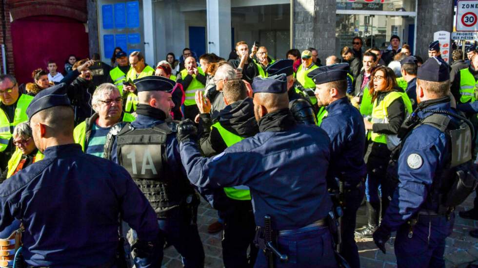 "Gilets jaunes" : de droite à gauche, les partis plongés dans l’embarras