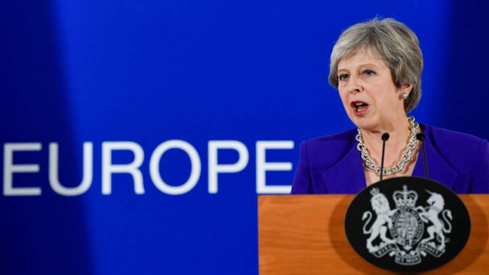 Brexit : malgré la fronde, Theresa May déterminée à sauver son projet... et son avenir Brexit : malgré la fronde, Theresa May déterminée à sauver son projet... et son avenir