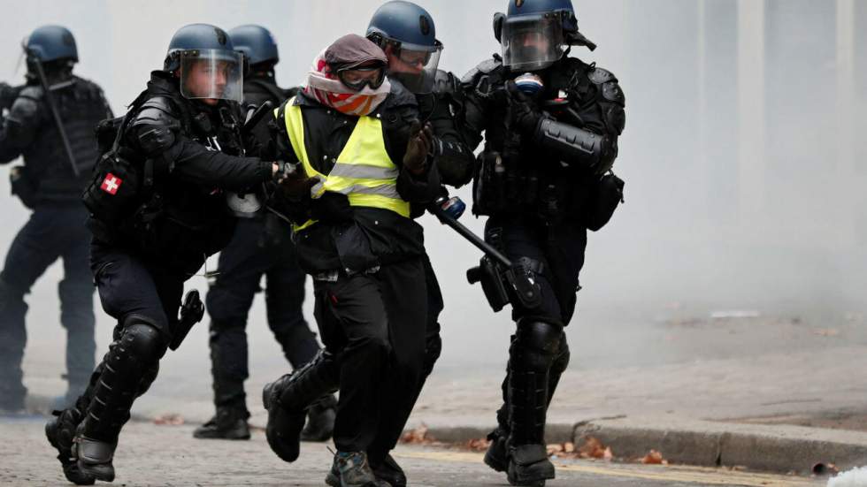 Gilets jaunes : nouvelle journée de violences, plus de 1 300 interpellations Gilets jaunes : nouvelle journée de violences, plus de 1 300 interpellations
