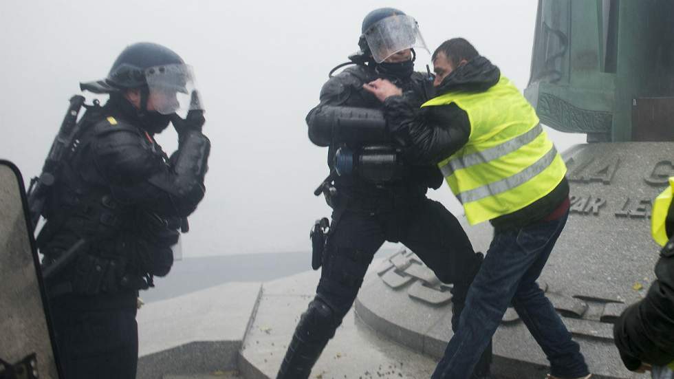 Gilets jaunes : une prime de 300 euros pour les forces de l'ordre mobilisées