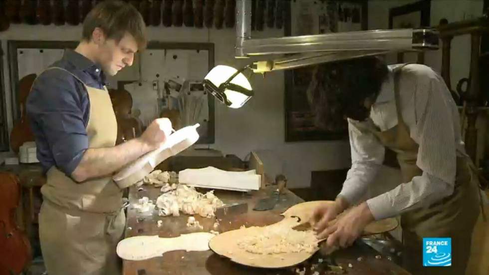 Face aux intempéries, les luthiers italiens craignent une pénurie de bois Face aux intempéries, les luthiers italiens craignent une pénurie de bois
