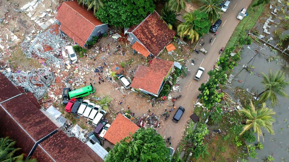 Indonésie : un tsunami provoqué par un regain d’activité volcanique fait plus de 200 morts