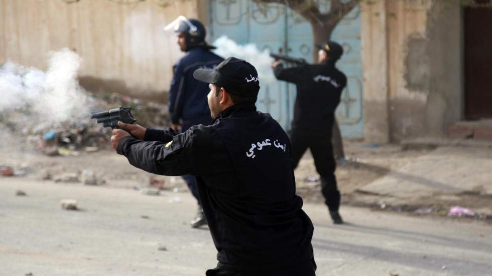 Tunisie : heurts avec la police après l'immolation par le feu d'un journaliste