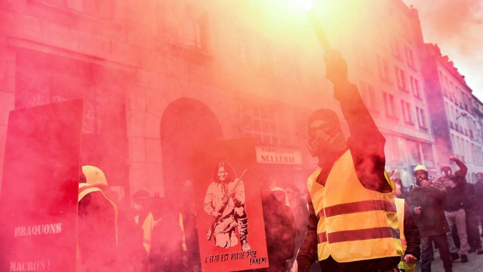 Gilets jaunes : des journalistes agressés lors de l'acte IX, RSF lance un "cri d'alarme"