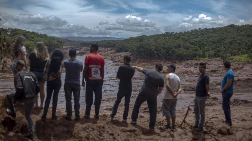Le bilan s'alourdit au Brésil après la rupture d'un barrage minier Le bilan s'alourdit au Brésil après la rupture d'un barrage minier