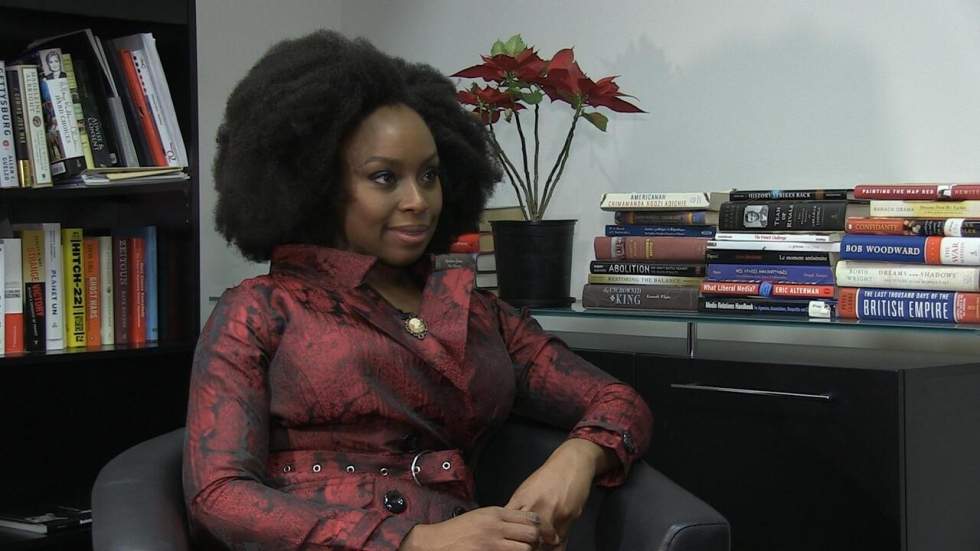 Chimamanda Ngozi Adichie : "Le président américain ressemble à un potentat africain"