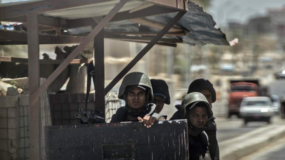 En Égypte, des militaires victimes d'une attaque revendiquée par l'EI En Égypte, des militaires victimes d'une attaque revendiquée par l'EI