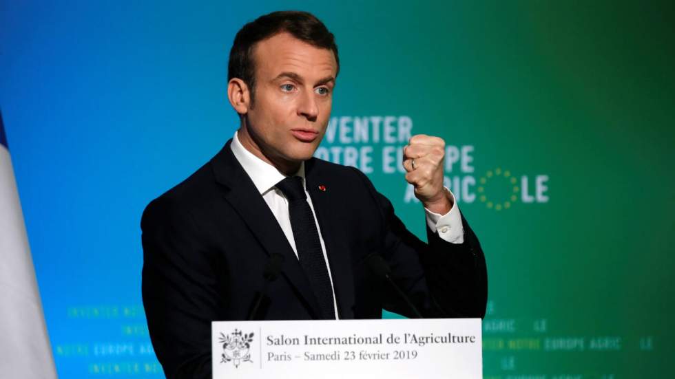 Au Salon de l'agriculture, Emmanuel Macron appelle à "réinventer" la PAC