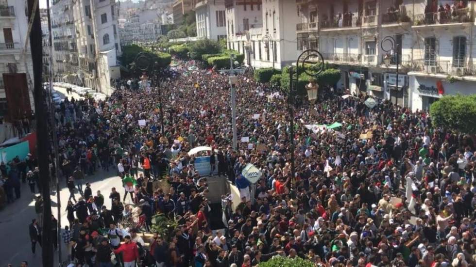 Algérie : la jeunesse mobilisée contre un 5e mandat d'Abdelaziz Bouteflika Algérie : la jeunesse mobilisée contre un 5e mandat d'Abdelaziz Bouteflika