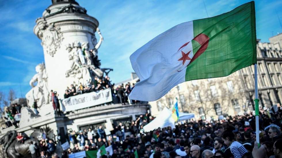 À Paris, la diaspora algérienne se mobilise contre un nouveau mandat de Bouteflika