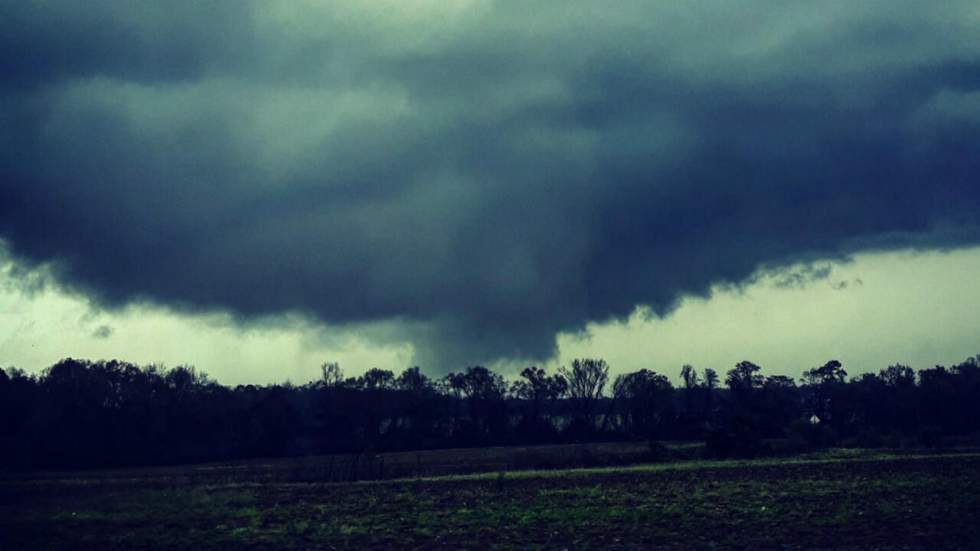 Une tornade fait au moins une vingtaine de morts en Alabama Une tornade fait au moins une vingtaine de morts en Alabama
