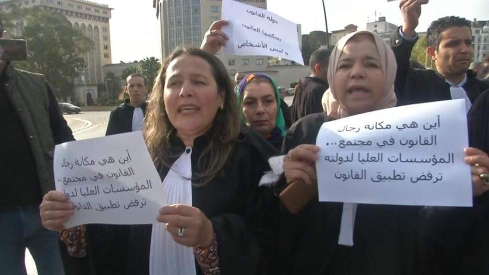 Algérie : les avocats et les journalistes dans la rue Algérie : les avocats et les journalistes dans la rue