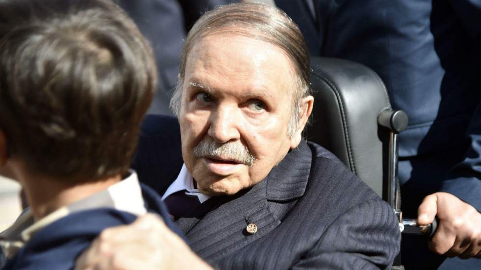 Algérie : Abdelaziz Bouteflika renonce à se présenter à la présidentielle et reporte le scrutin