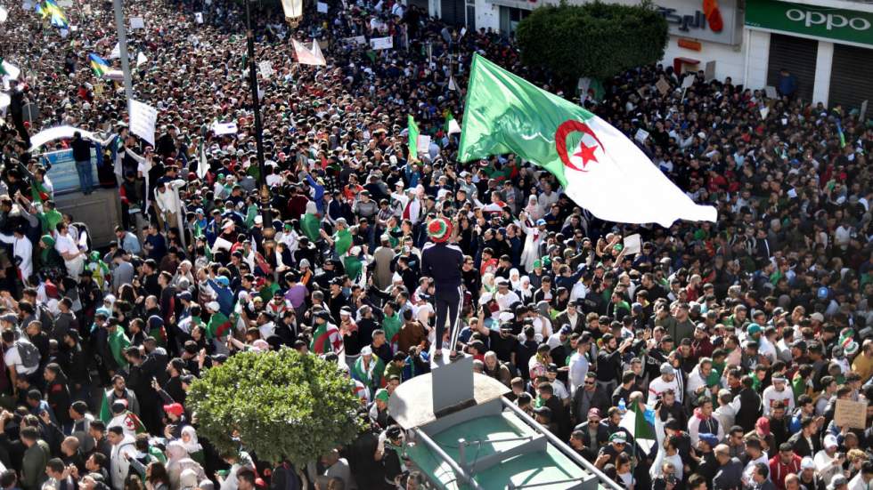 En Algérie, un cinquième vendredi de manifestations pour faire plier le régime