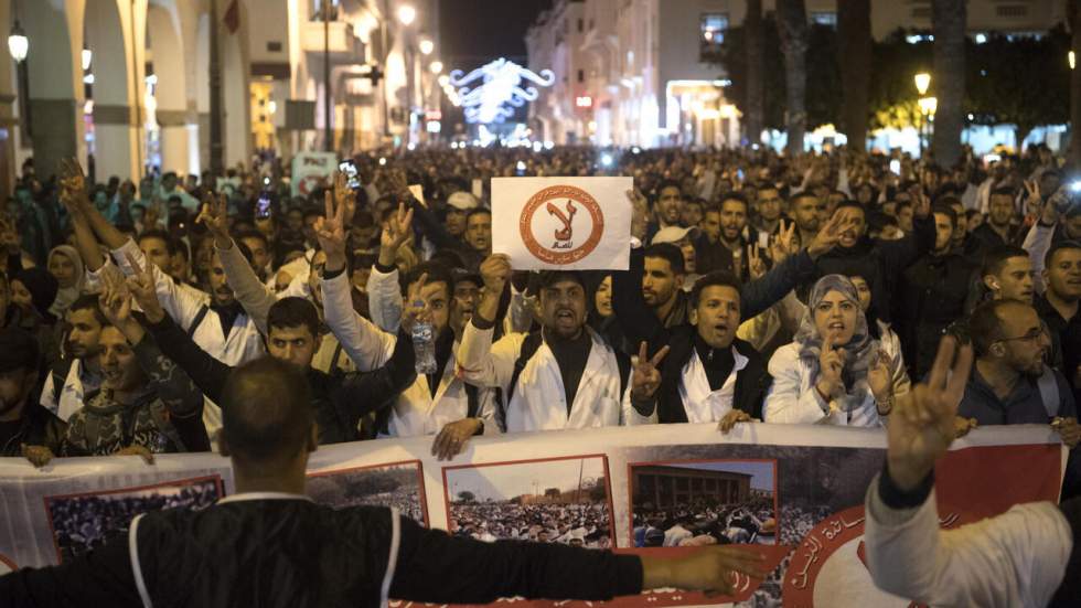 Plus de 10 000 enseignants manifestent à Rabat