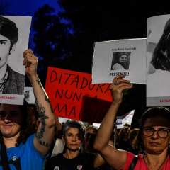 Des milliers de Brésiliens défilent contre les commémorations de la dictature Des milliers de Brésiliens défilent contre les commémorations de la dictature
