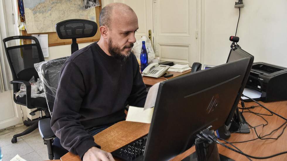 Le directeur de l'AFP à Alger expulsé, Paris proteste