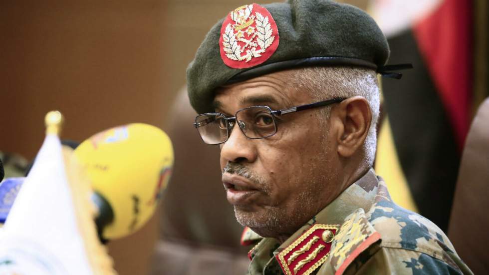 Au Soudan, le chef du Conseil militaire de transition annonce sa démission Au Soudan, le chef du Conseil militaire de transition annonce sa démission