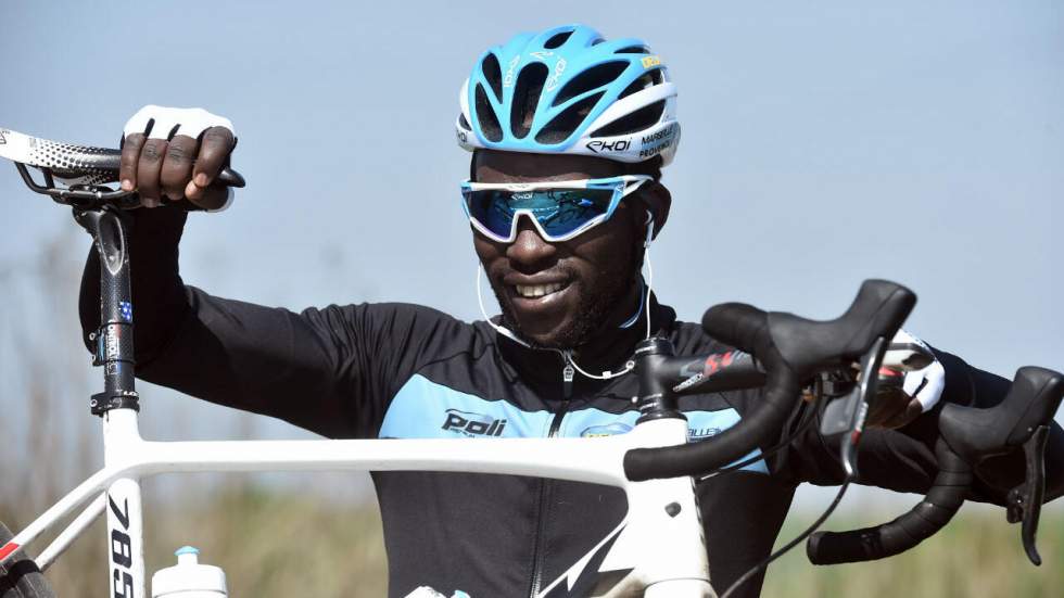 Joseph Areruya, premier cycliste rwandais sur le Paris-Roubaix