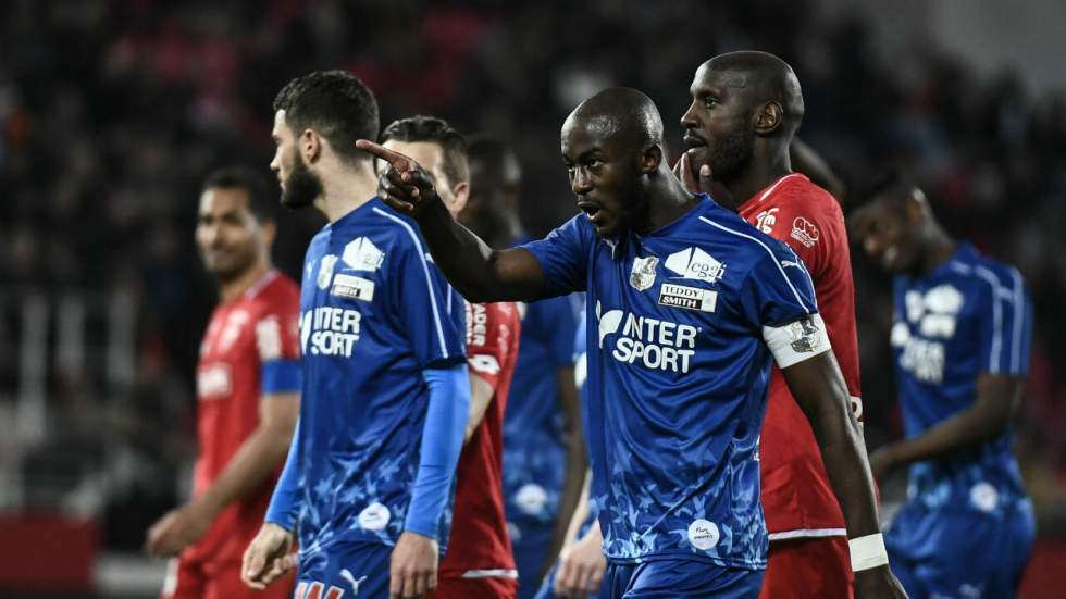 En France, un match de Ligue 1 interrompu après des cris racistes