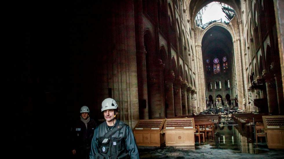 Incendie de Notre-Dame : 24 heures au chevet d'un monument français