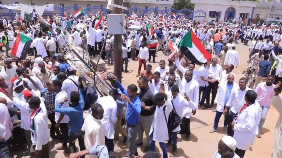 L'ancien président soudanais Omar el-Béchir incarcéré à Khartoum