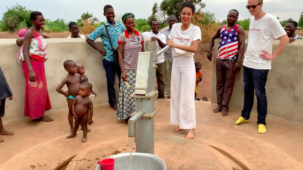 Luxe humanitaire : La Bouche Rouge s'engage au Togo