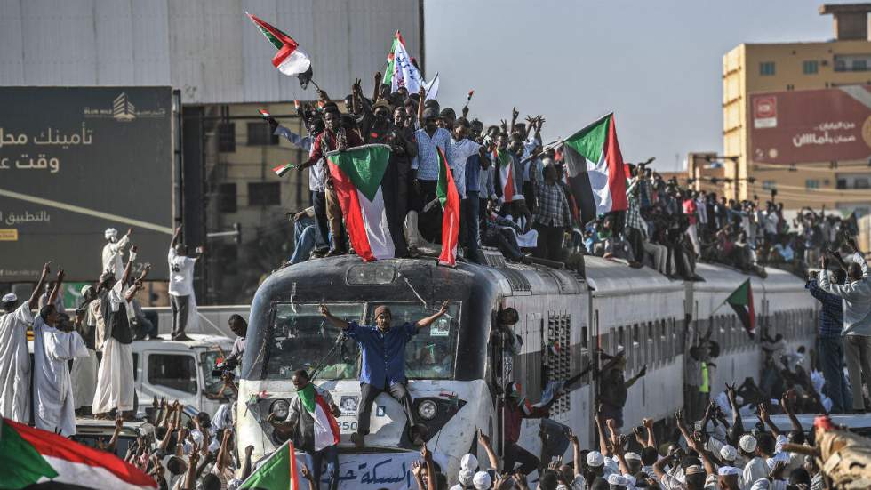 Soudan : des centaines d'opposants viennent grossir les rangs des manifestants à Khartoum