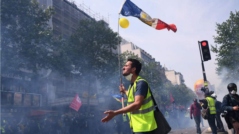 1er-Mai à Paris : "On est dans la rue depuis cinq mois à revendiquer une vie digne"