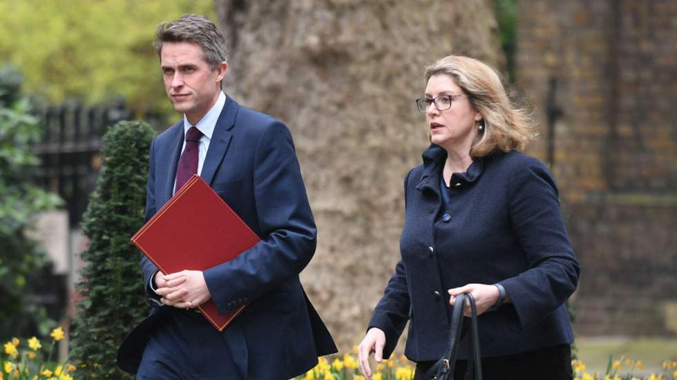 Fuites sur Huawei au Royaume-Uni : Theresa May limoge son ministre de la Défense