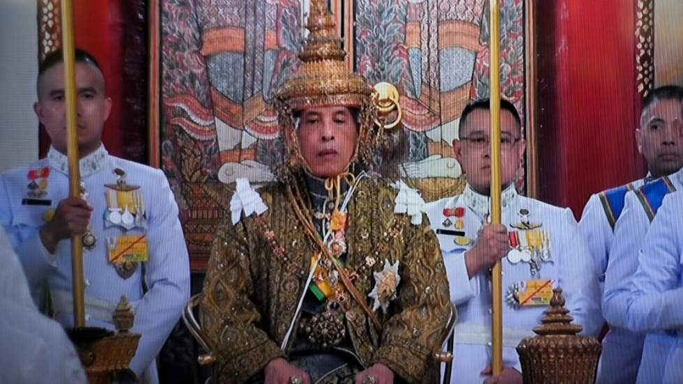 Maha Vajiralongkorn officiellement couronné roi de Thaïlande