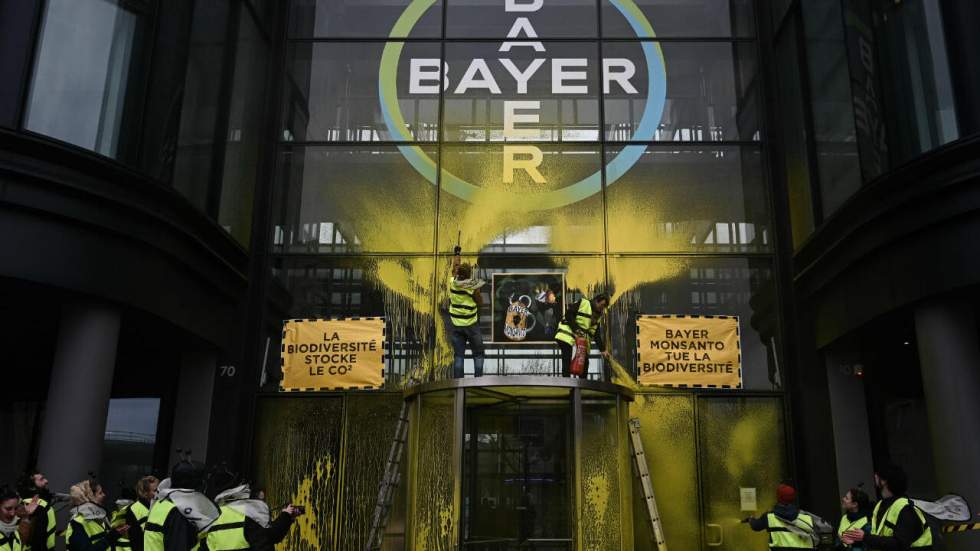 Avec Monsanto, Bayer vit "une véritable descente aux enfers"