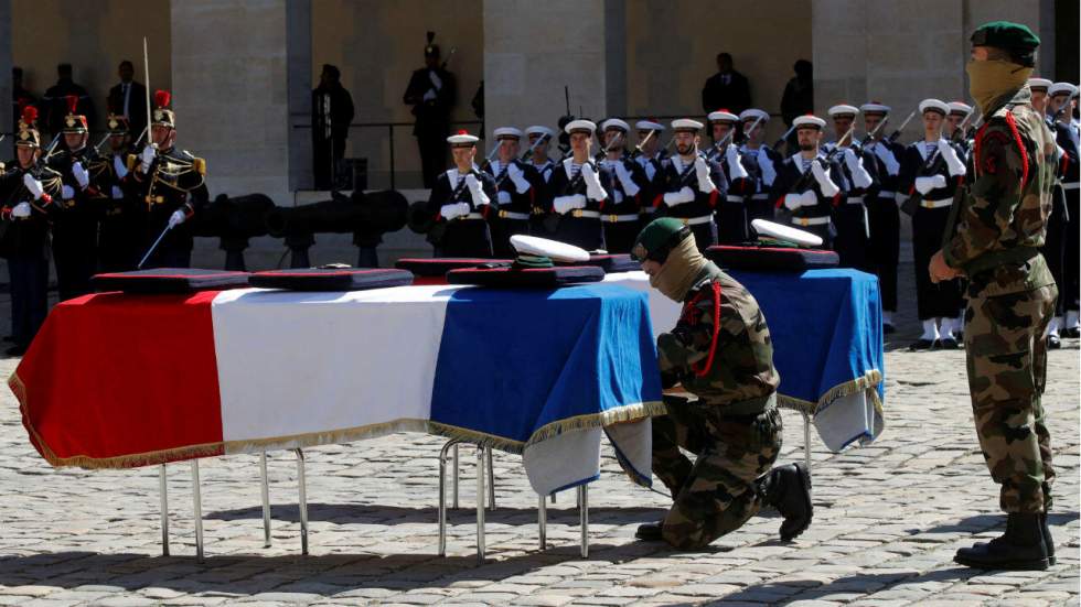 La France rend un hommage national aux deux soldats tués en libérant des otages La France rend un hommage national aux deux soldats tués en libérant des otages