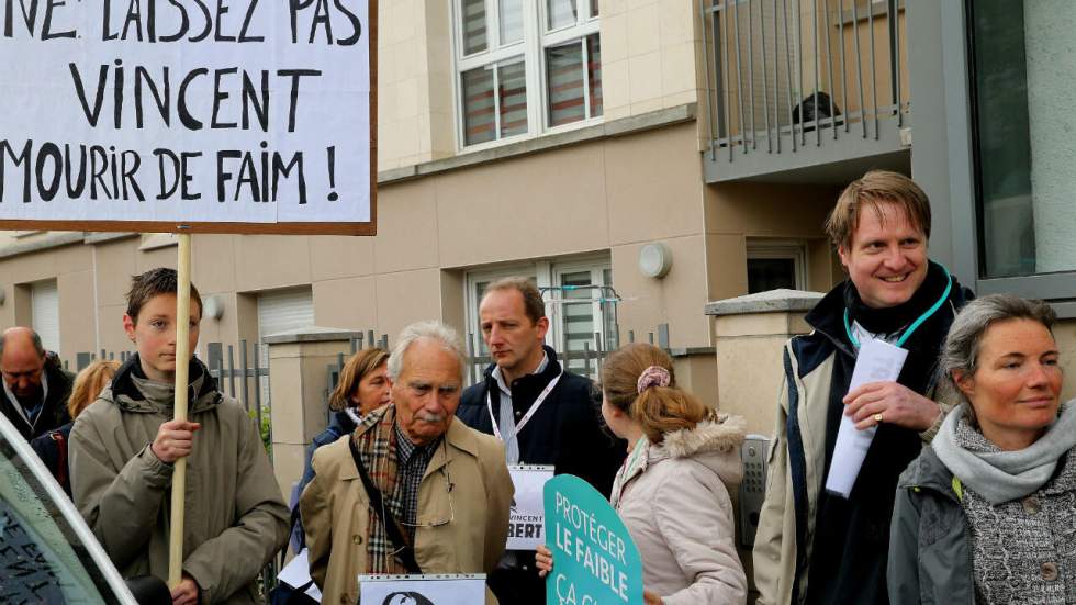 Arrêt des soins de Vincent Lambert : les parents dénoncent "une euthanasie déguisée"