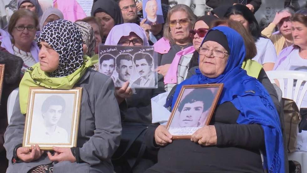 Les prisonniers libanais détenus en Syrie et leurs familles réclament justice