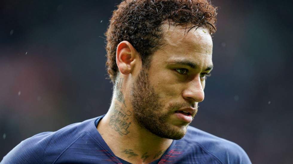 Une Brésilienne accuse Neymar de viol, le footballeur dément