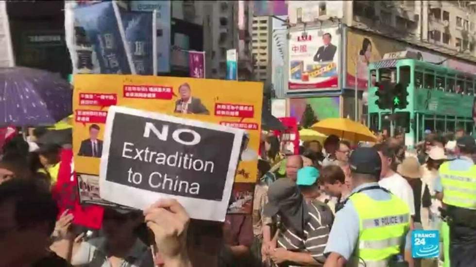 Manifestation géante à Hong Kong contre une loi facilitant les extraditions vers la Chine