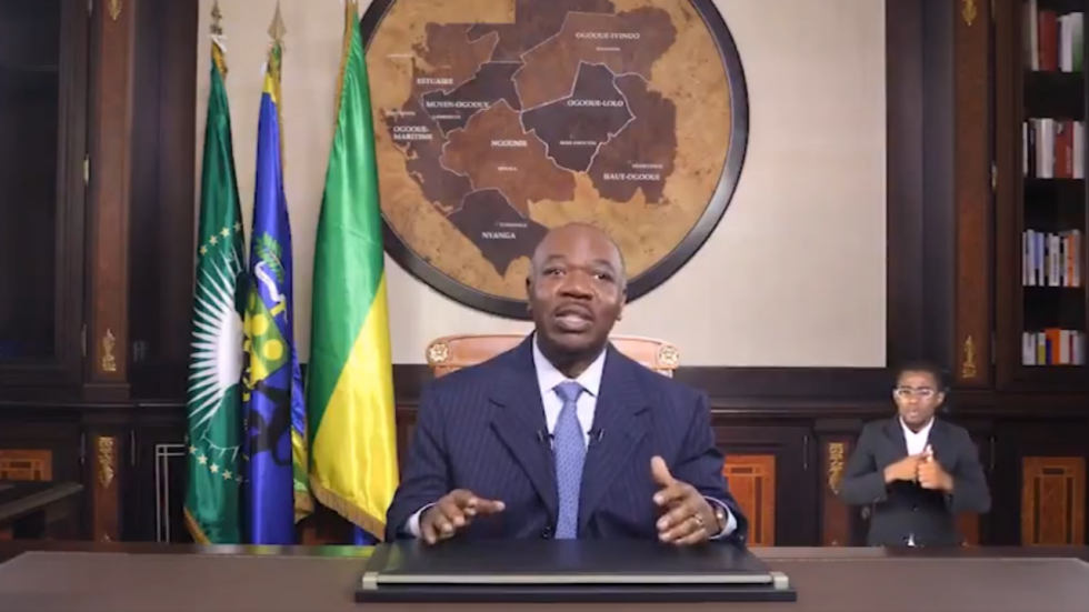 Au Gabon, Ali Bongo rompt son silence et annonce un remaniement ministériel