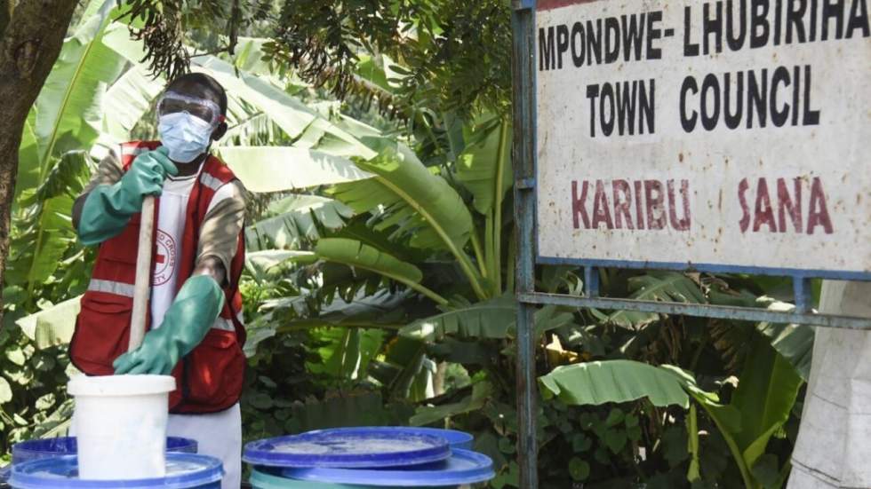 L'épidémie d'Ebola s'étend en Ouganda, l'OMS se réunit en urgence