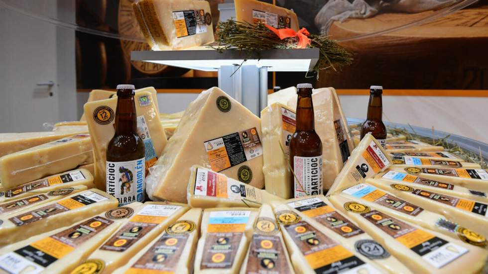 Fromages, whiskies... les États-Unis envisagent de nouvelles taxes contre l'UE