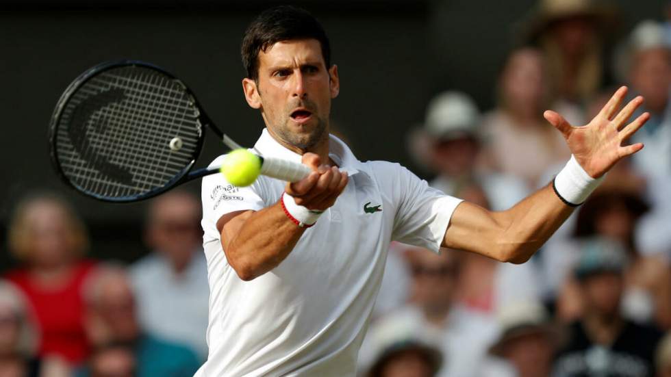 Wimbledon : Novak Djokovic bat Roger Federer lors de la finale la plus longue de l’histoire du tournoi