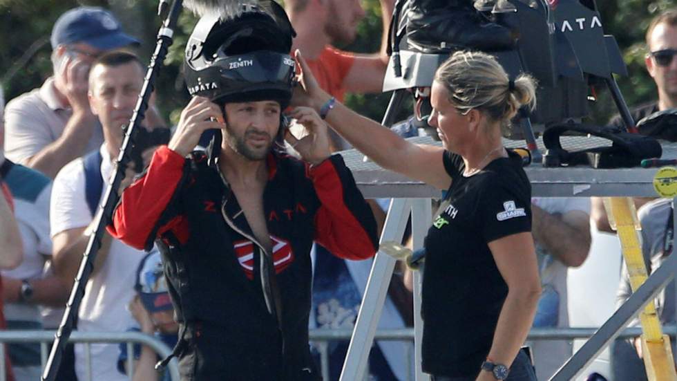 Franky Zapata échoue dans sa tentative de traverser la Manche en Flyboard Franky Zapata échoue dans sa tentative de traverser la Manche en Flyboard